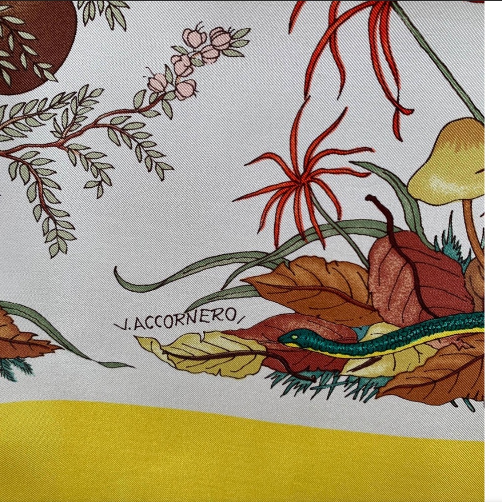 Gucci Vintage Floral Silk Scarf Funghi Mushrooms 1967 Accornero - Picture 7 of 7